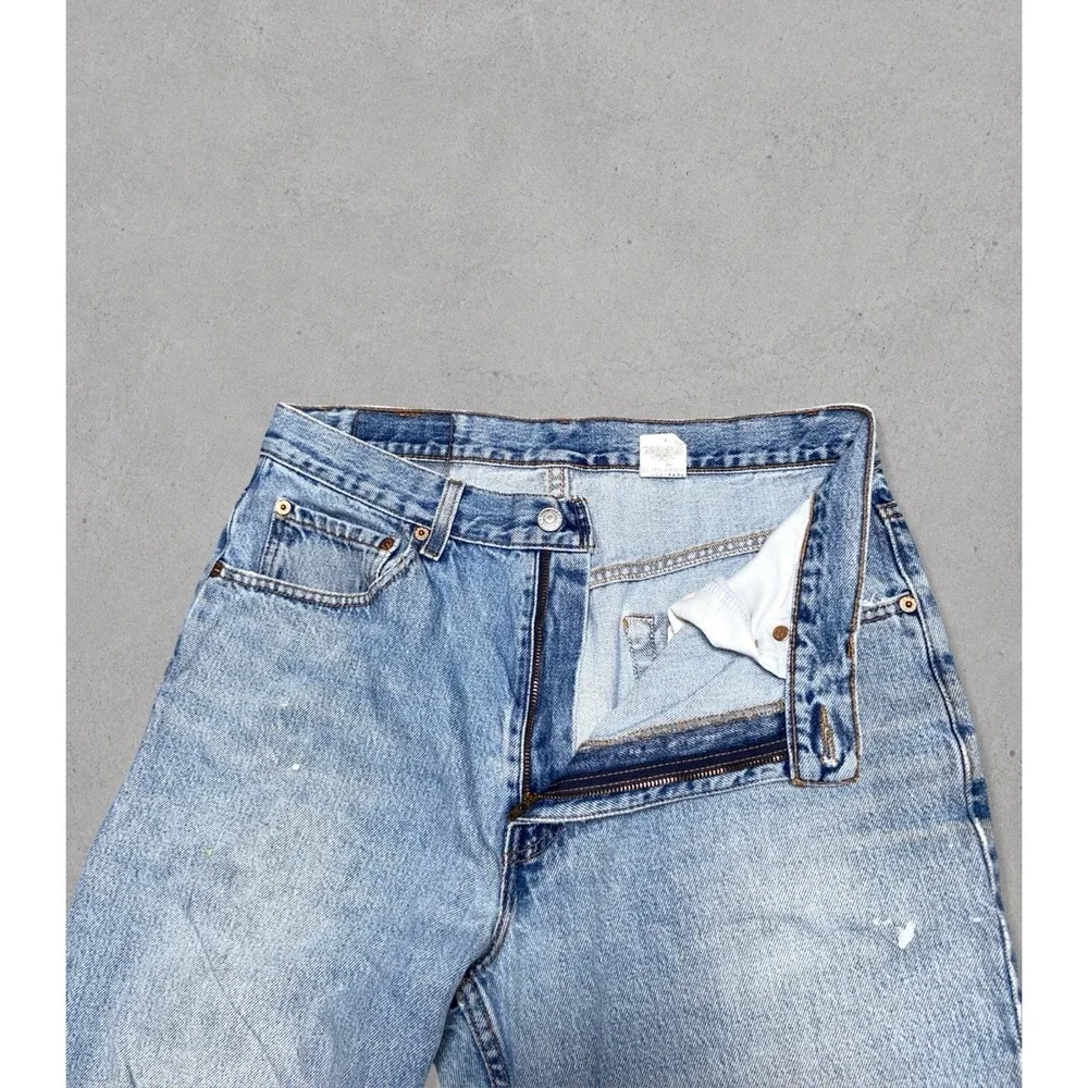 Vintage Levi's 550 Relaxed Fit Jeans Men's Size 34x34 (Fits 32x34) Blue Distress